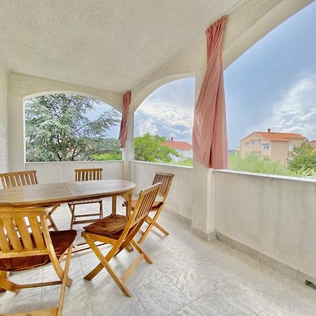 Family Apartments Viva Close To The Beach كرك المظهر الخارجي الصورة