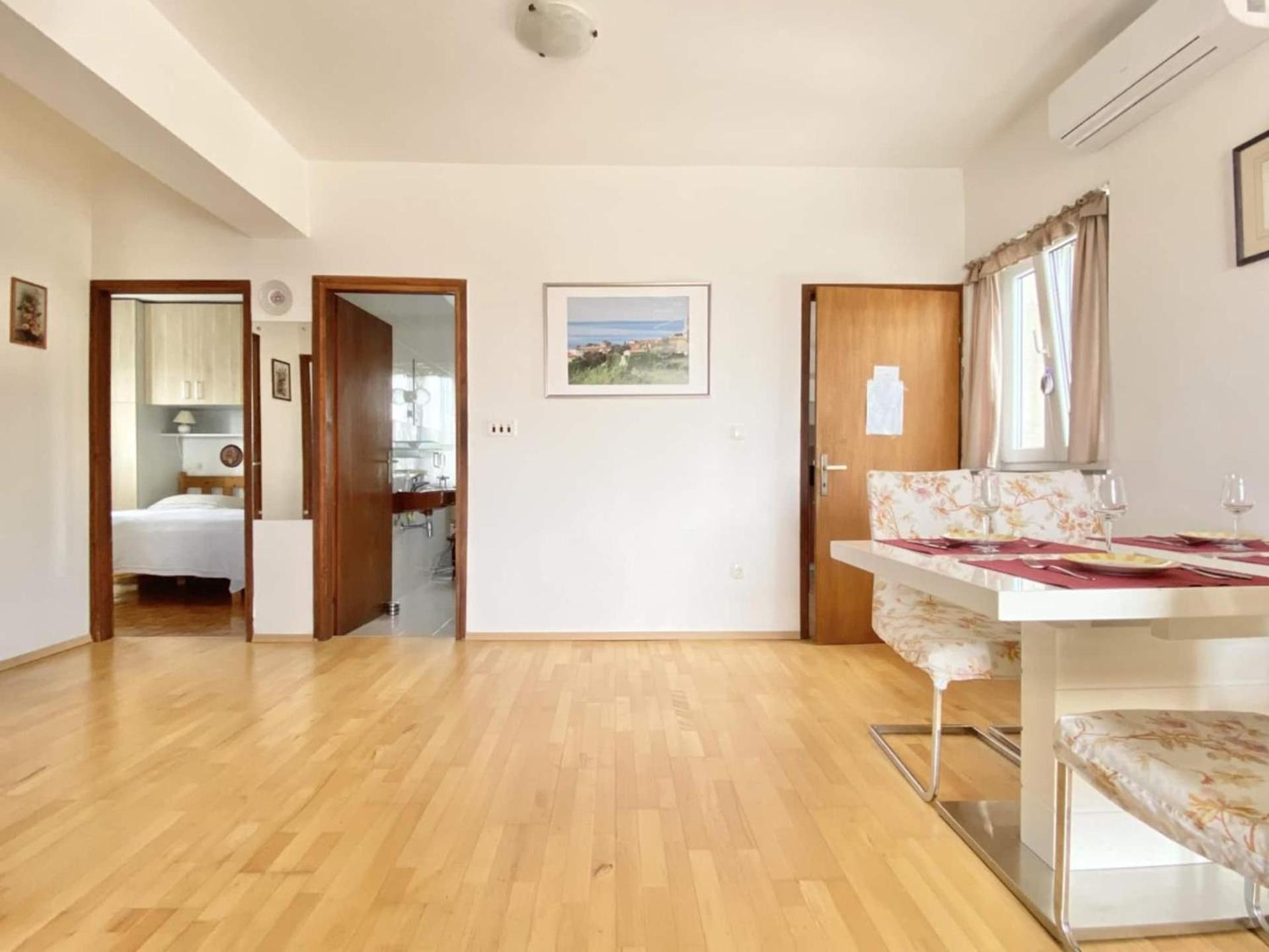 Family Apartments Viva Close To The Beach كرك المظهر الخارجي الصورة