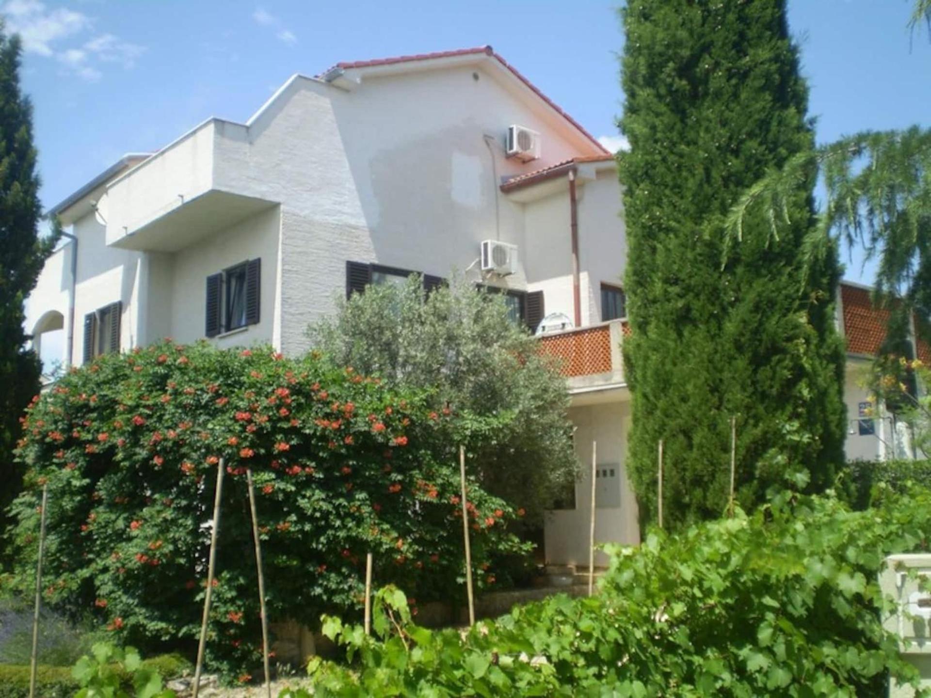 Family Apartments Viva Close To The Beach كرك المظهر الخارجي الصورة