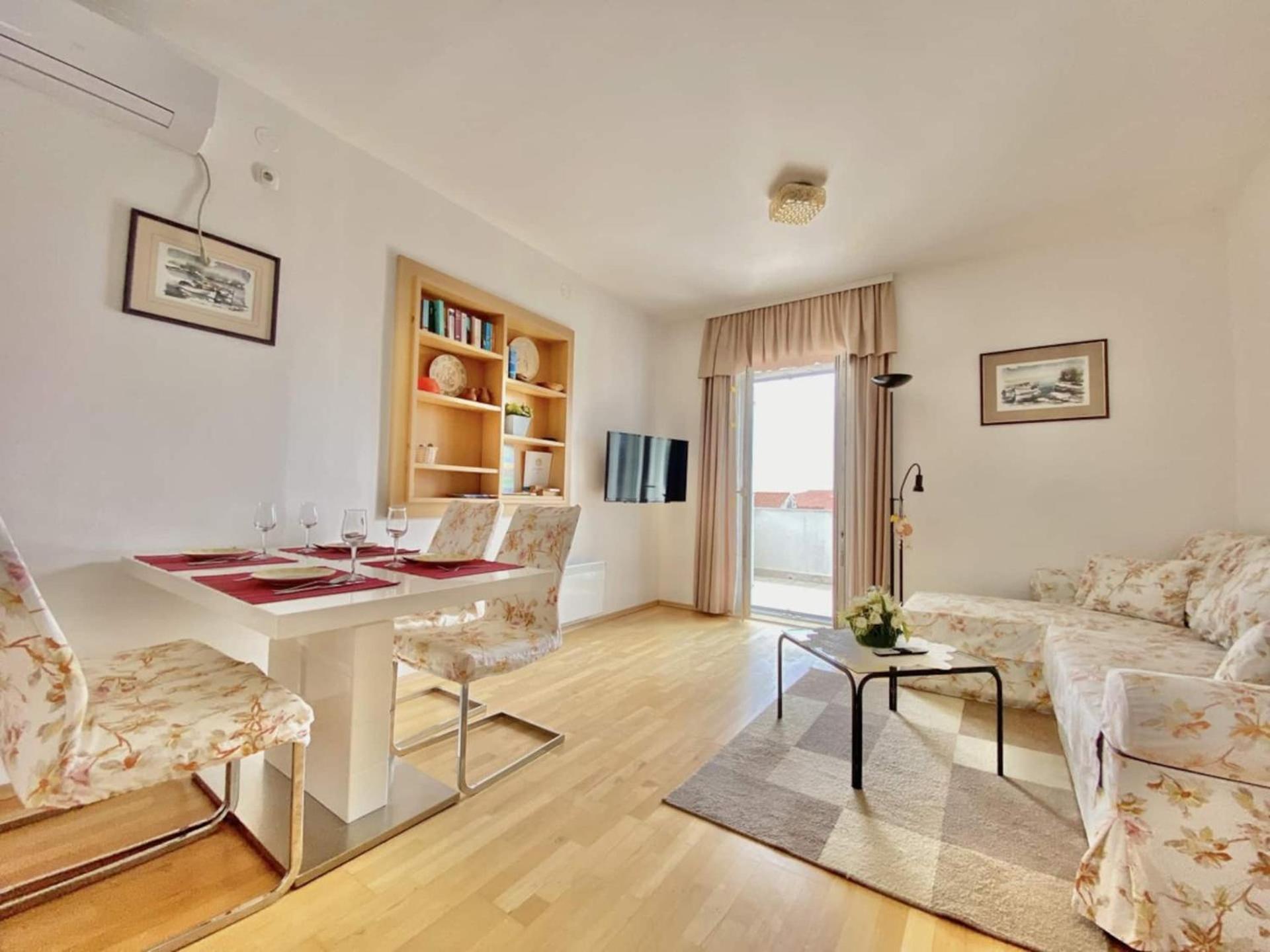 Family Apartments Viva Close To The Beach كرك المظهر الخارجي الصورة